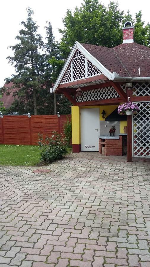 Napfuerdo Vendeghaz Hotel Mezokovesd Exterior photo